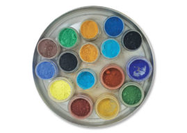 Zakázkové zpracování odstínů manufakturně-průmyslově vyráběných barev