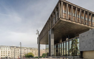 Pro Národní muzeum, expozici 20. století, dodala koberce a podlahoviny společnost BOCA Group